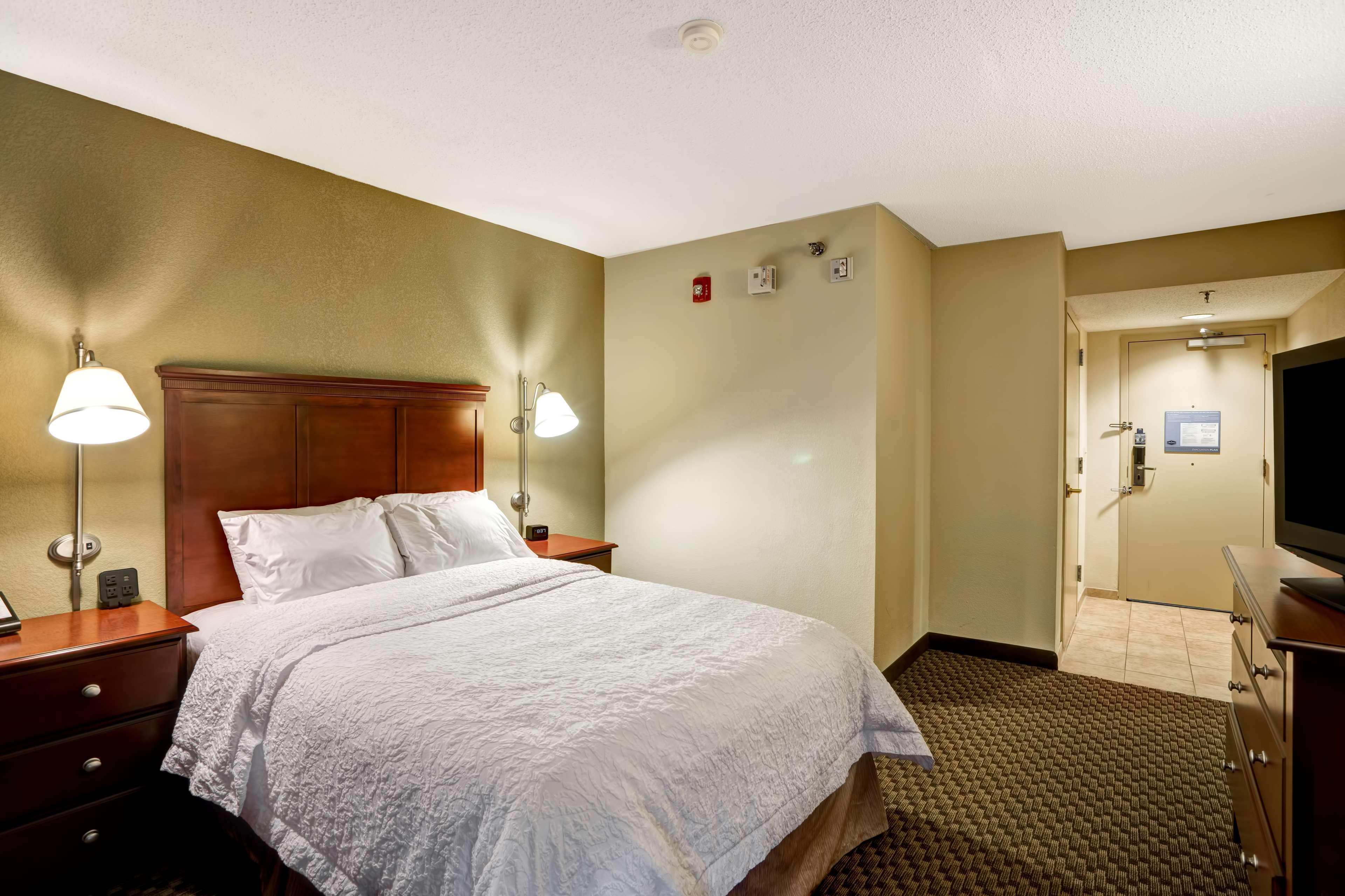 Hampton Inn Beckley Exteriör bild