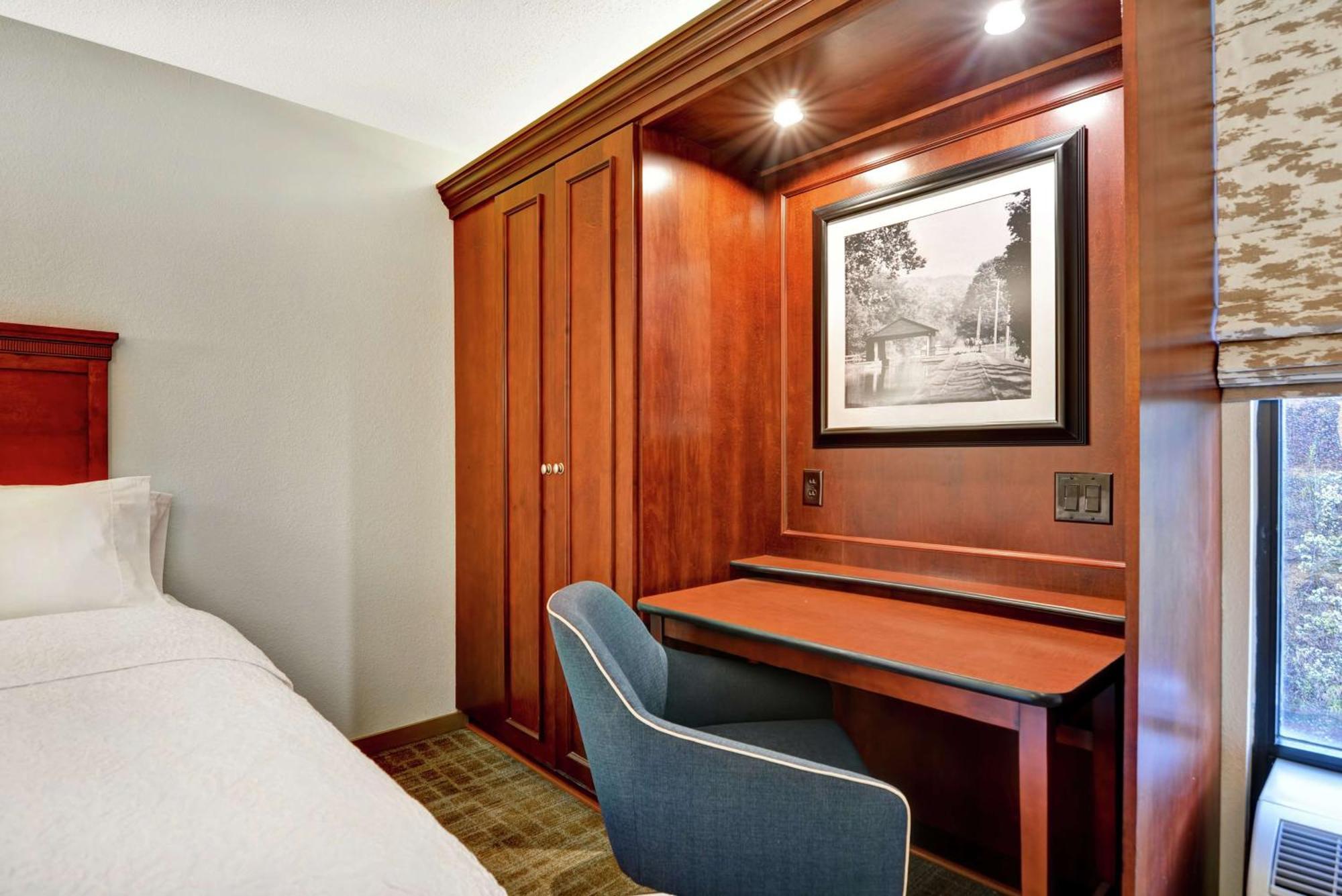 Hampton Inn Beckley Exteriör bild