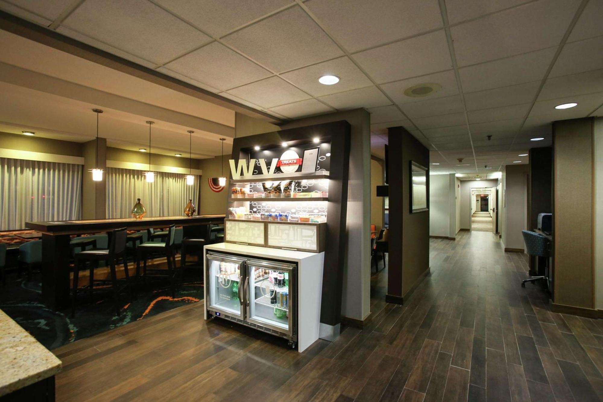 Hampton Inn Beckley Exteriör bild