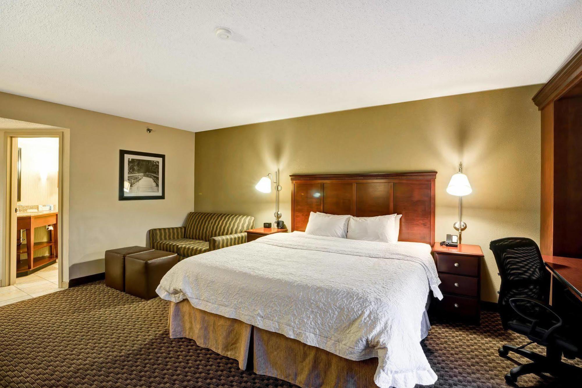 Hampton Inn Beckley Exteriör bild
