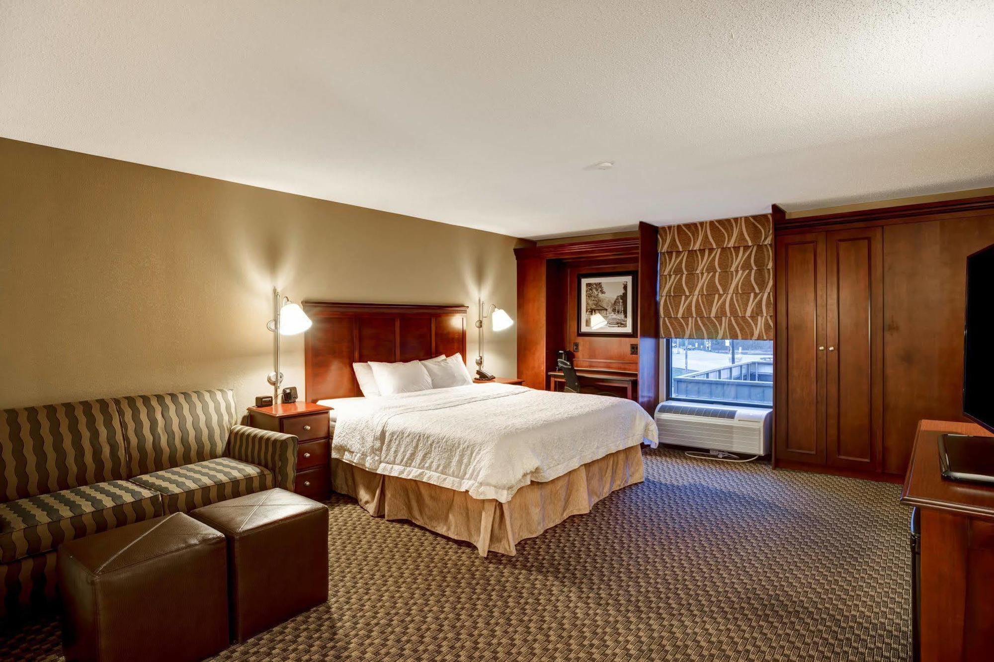 Hampton Inn Beckley Exteriör bild